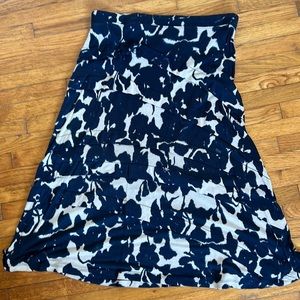 Super cute and comfy INC skirt